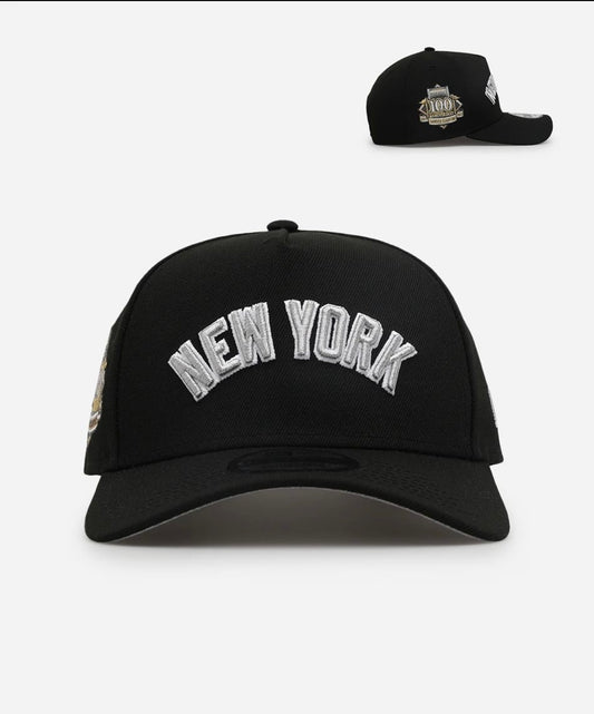 NY YANKEES MEDAL WORDMARK 9FORTY A-FRAME SNAPBACK