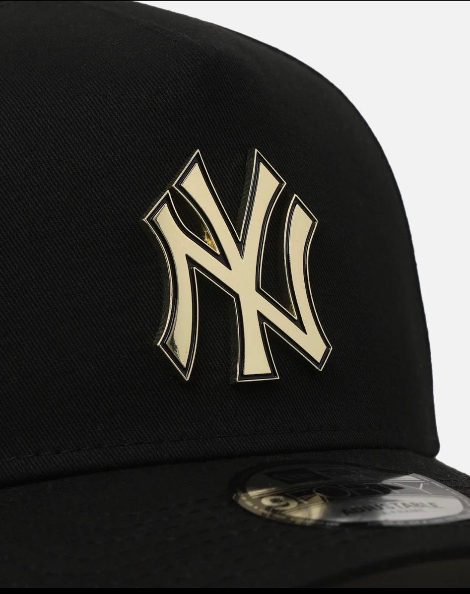 New York Yankees 'Pin Metálico Gold' 9FORTY A-Frame Snapback