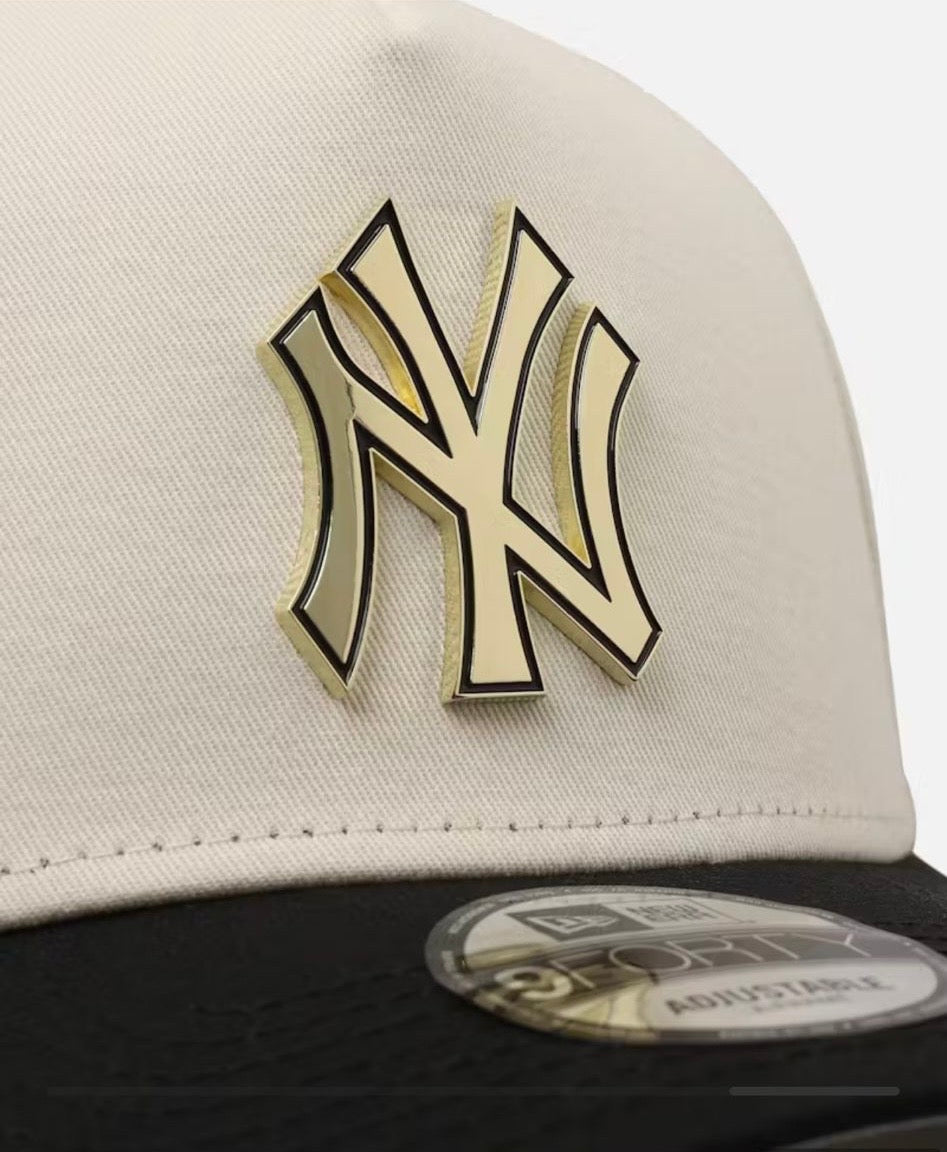 New York Yankees 'Pin Metálico Gold' 9FORTY A-Frame Snapback